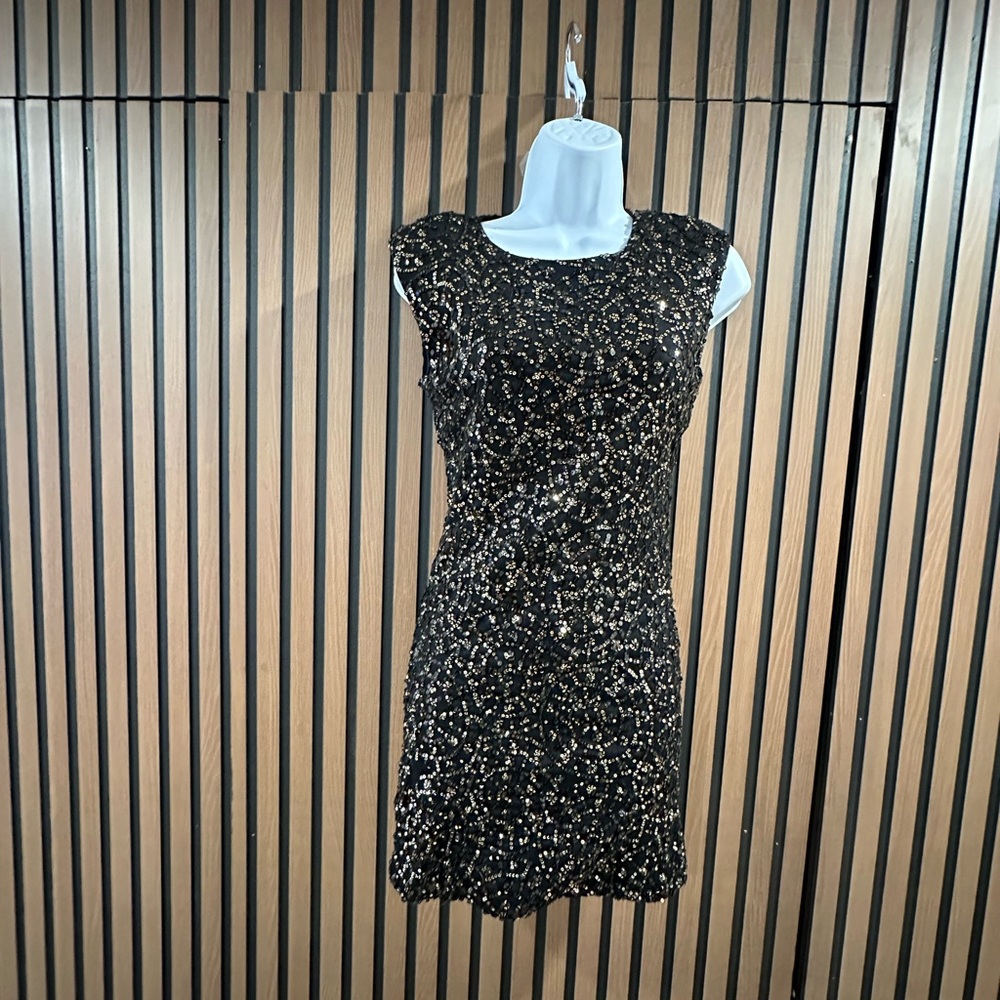 Elegant Black and Gold Sequin Dress